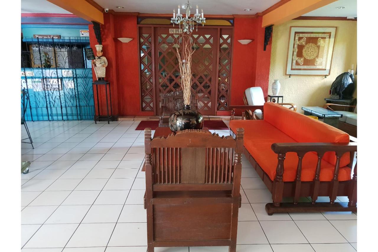 Saltimboca Tourist In Hotel Bacolod Exterior foto